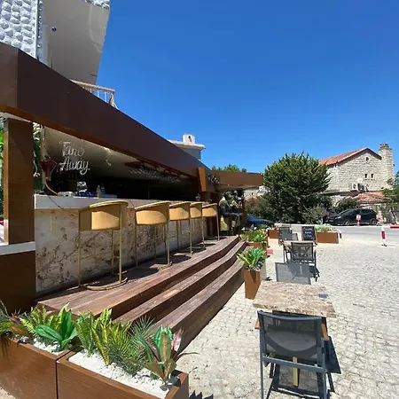 Cat Kapi Alacati Bed & Breakfast *