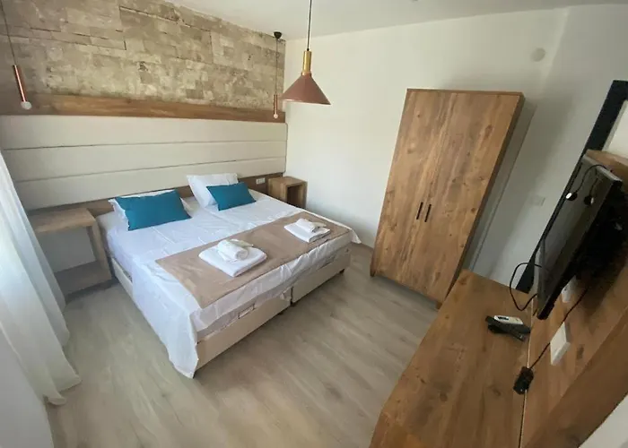 Cat Kapi Alacati * Çeşme